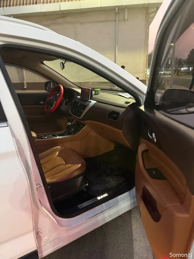 BAIC X7 2018 · 1.6 AT