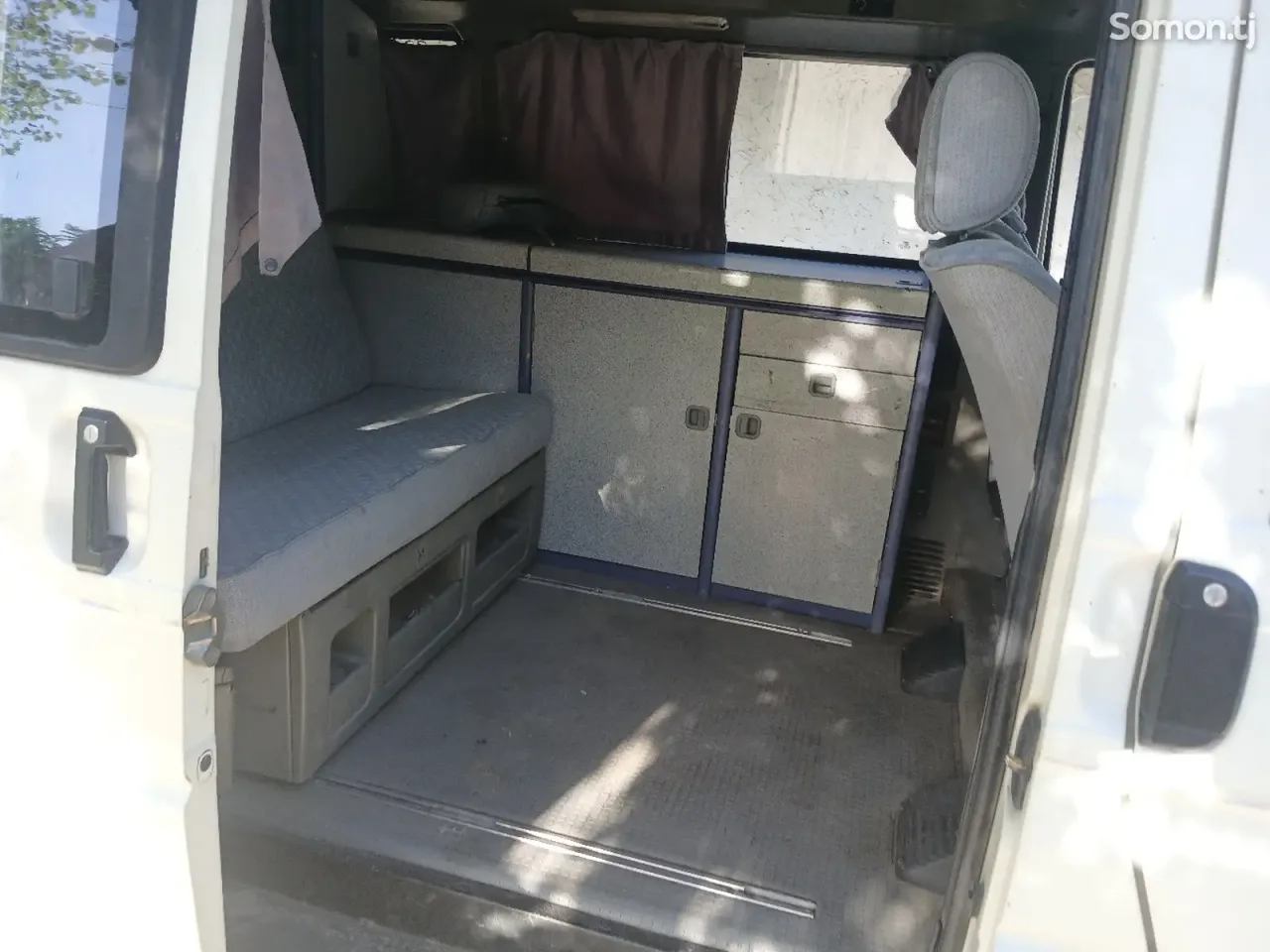 Volkswagen California 1992 · 2.4 MT