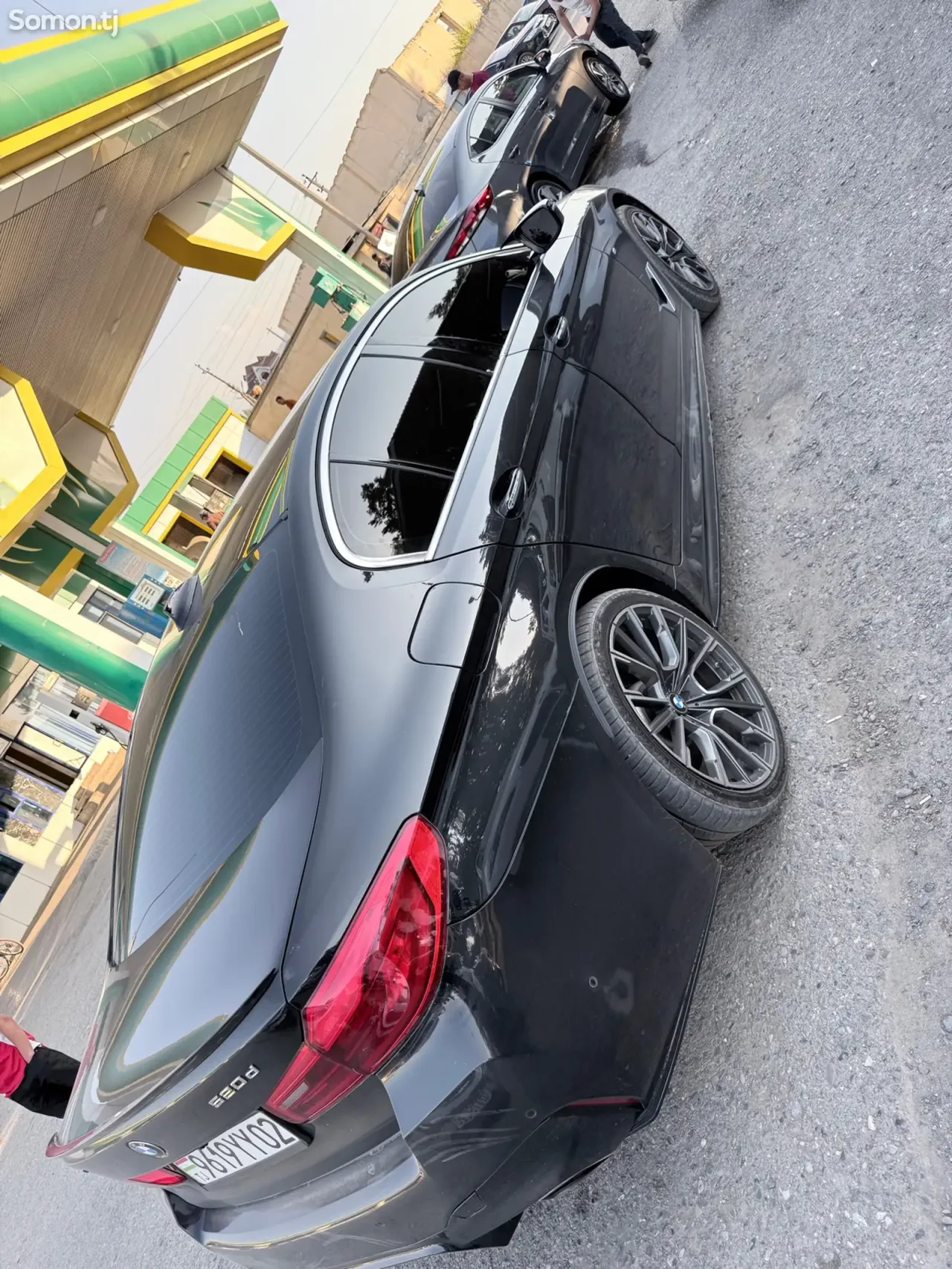 BMW 5 series 2018 · 2.0 AT