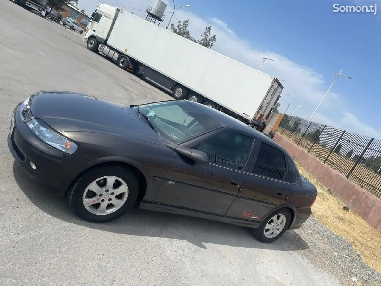 Opel Vectra B 2000 · 1.6 MT