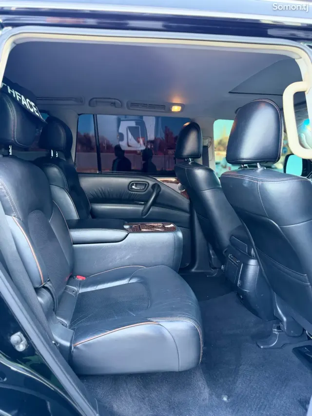Nissan Patrol 2021 · 5.6 AT