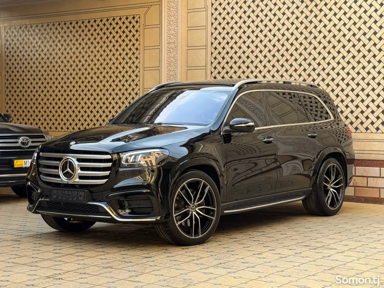Mercedes-Benz GLS 2024 · 5.8 AT