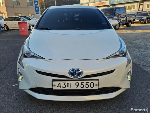 Toyota Prius 2018 · 1.8 AT