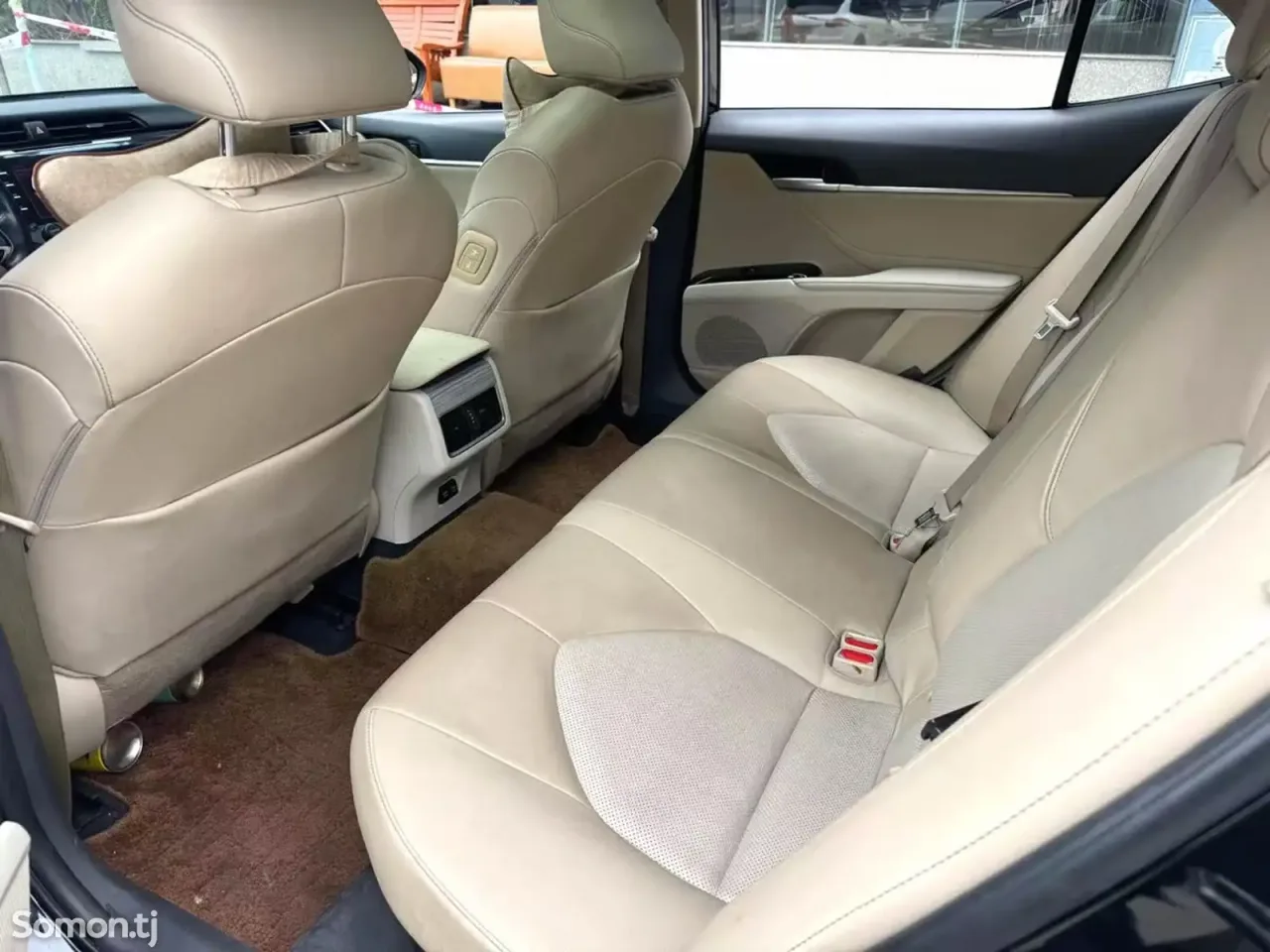 Toyota Camry 2018 · 2.5 AT