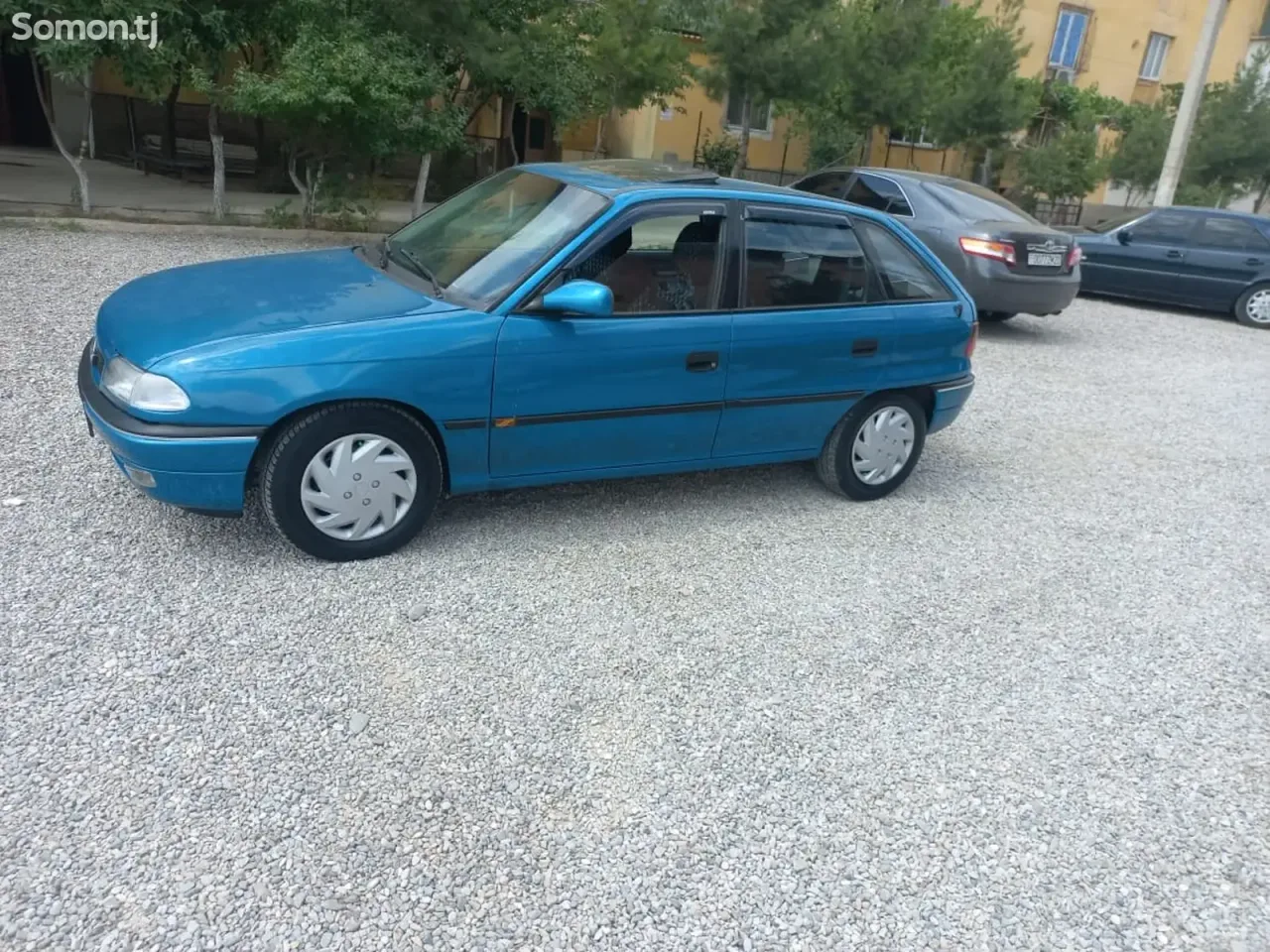 Opel Astra F 1994 · 1.6 MT