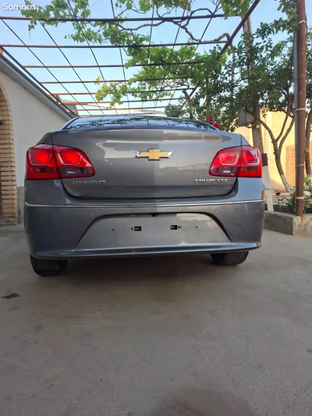 Chevrolet Cruze 2015 · 1.7 AT