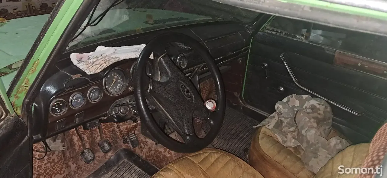 Lada (ВАЗ) 2106 1981 · 1.6 MT