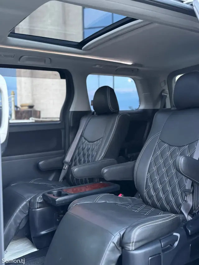 Toyota Vellfire 2014 · 3.5 AT