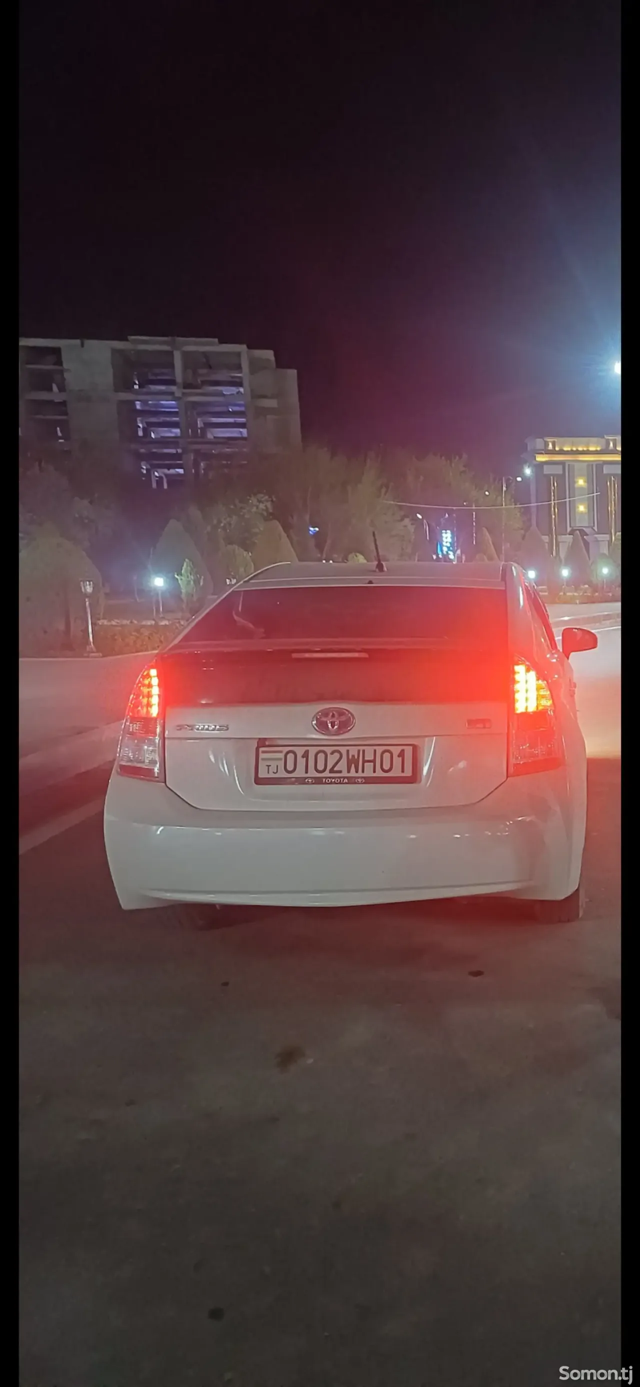 Toyota Prius 2011 · 1.8 AT