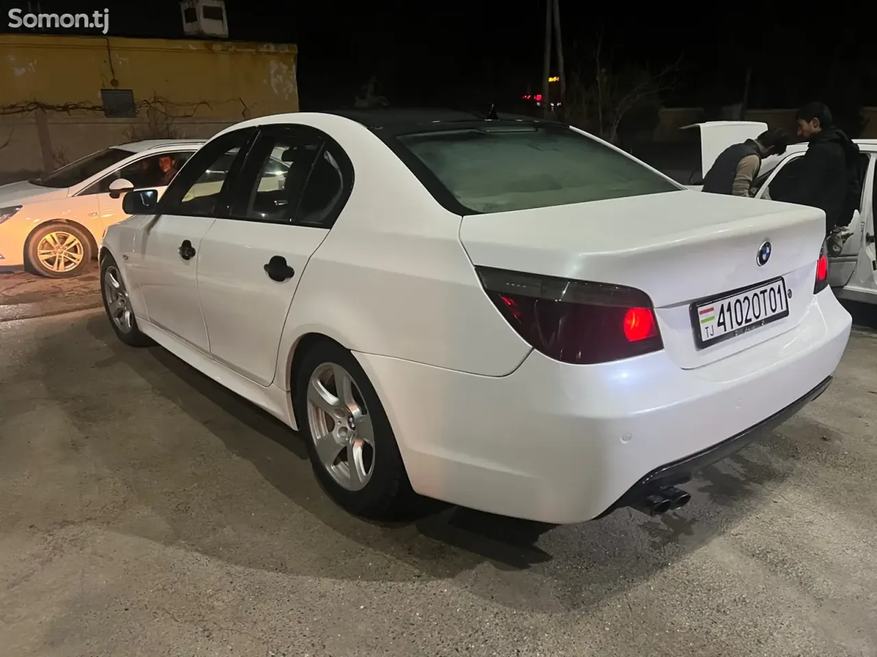 BMW M5 2004 · 2.0 AT