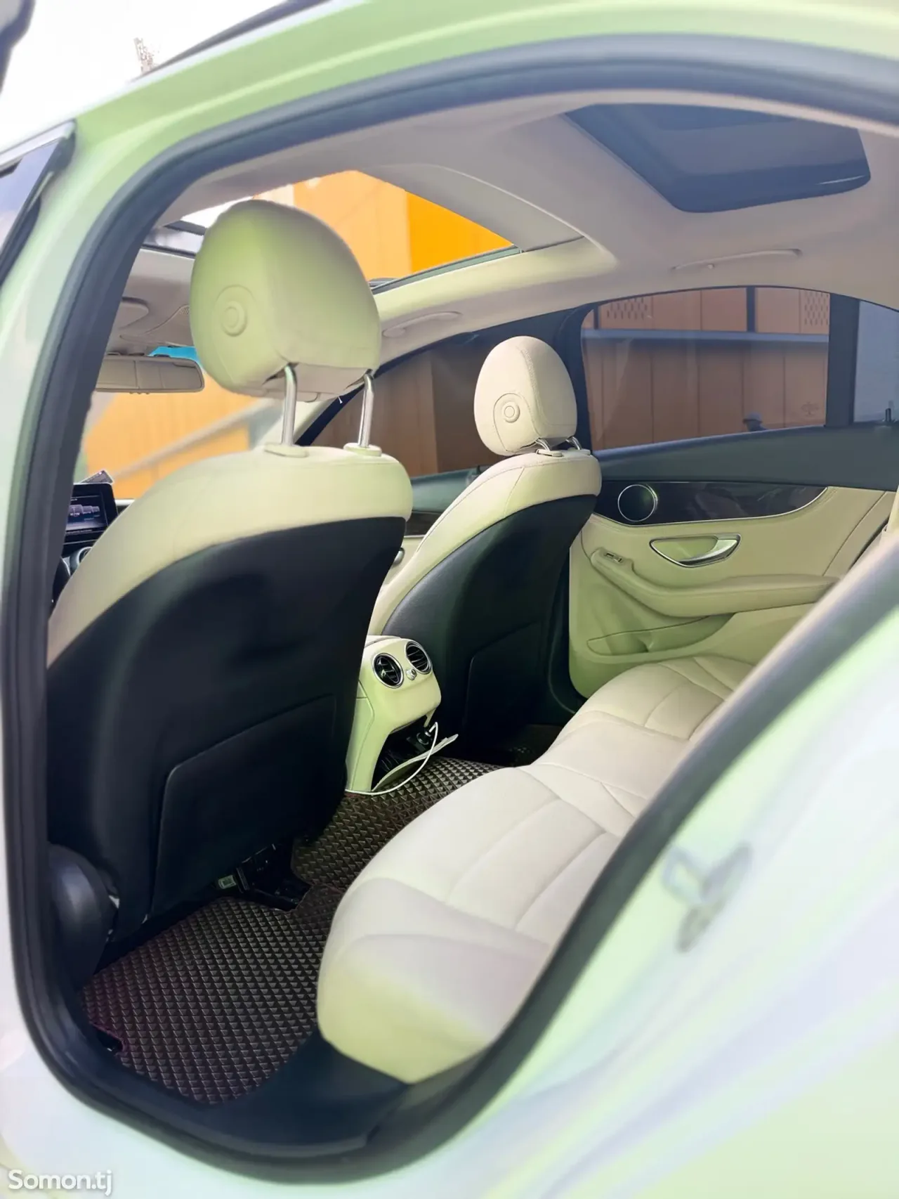 Mercedes-Benz C class 2015 · 2.0 AT
