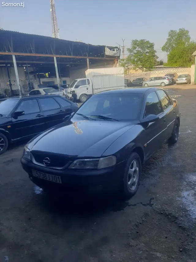 Opel Vectra B 1996 · 1.6 MT
