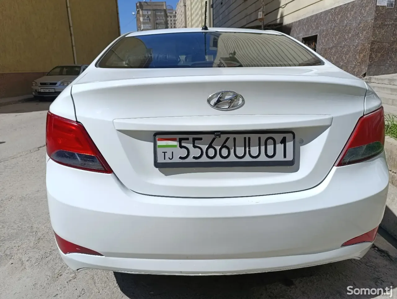 Hyundai Solaris 2015 · 1.4 MT
