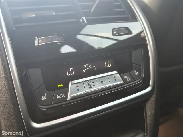 BMW X5 2024 · 4.0 AT