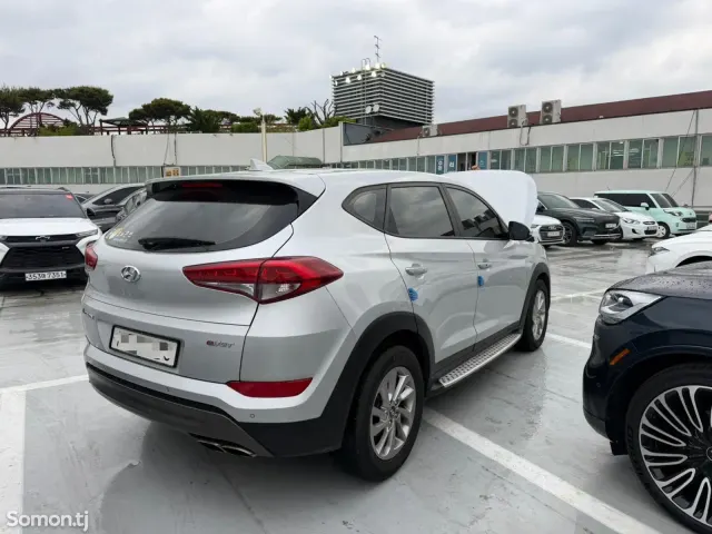 Hyundai Tucson 2015 · 2.0 AT
