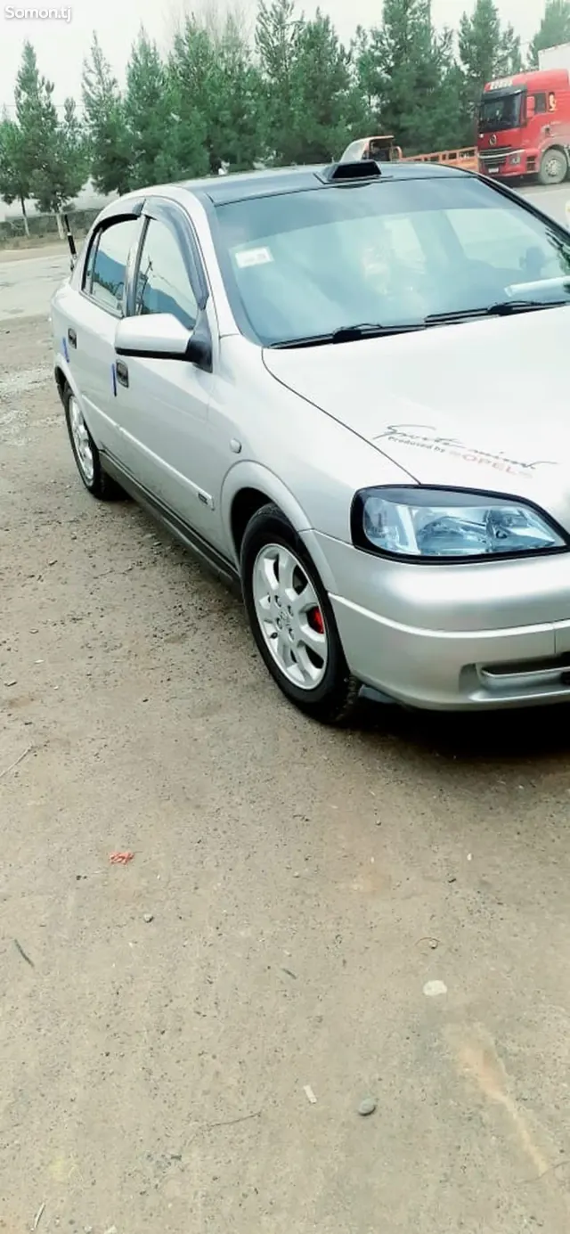 Opel Astra G 1999 · 1.6 MT