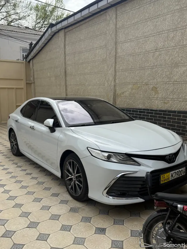 Toyota Camry 2018 · 2.5 AT