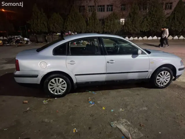 Volkswagen Passat 1998 · 1.6 MT