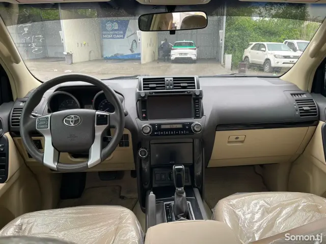 Toyota Land Cruiser Prado 2015 · 4.0 AT