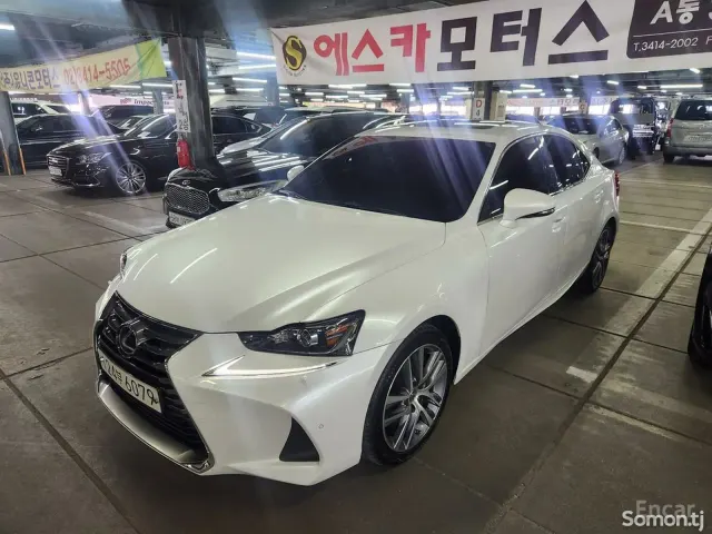 Lexus IS series 2018 · 2.0 AT