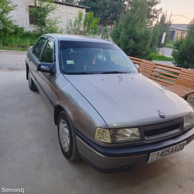 Opel Vectra A 1991 · 1.8 MT