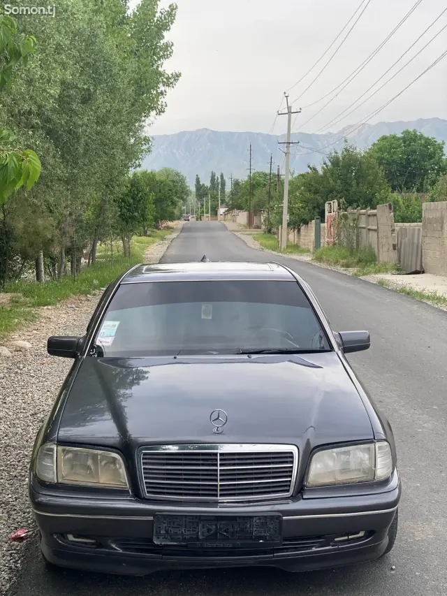 Mercedes-Benz C class 1995 · 2.8 MT