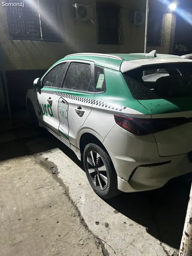 BYD E2 2023 · CVT