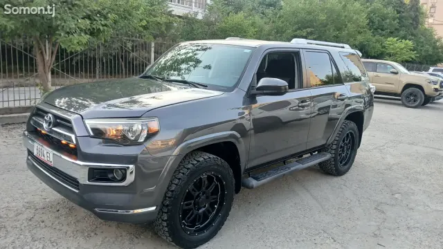 Toyota 4Runner 2015 · 4.0 AT