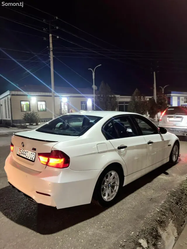 BMW 3 series 2011 · 2.0 AT