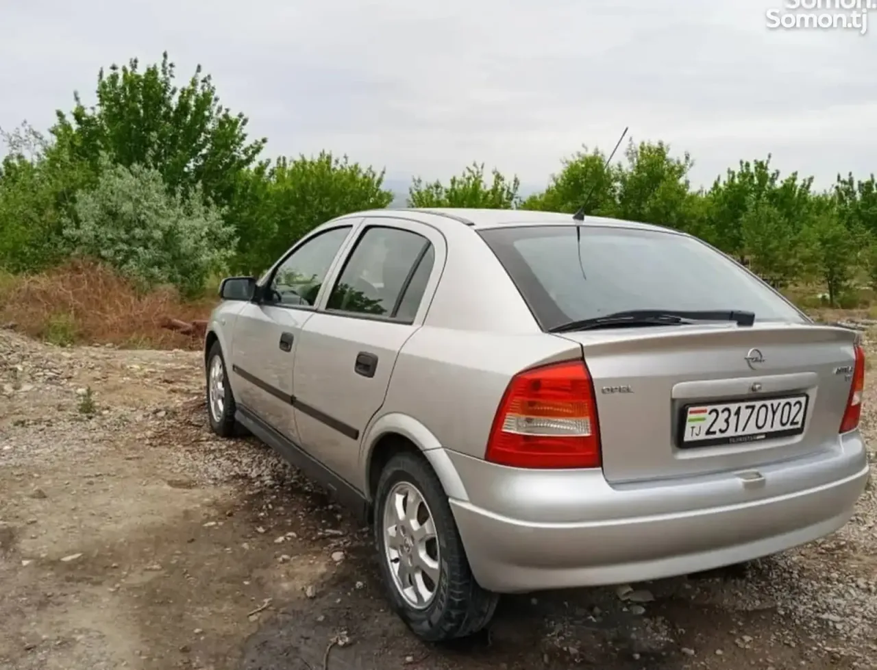 Opel Astra G 2000 · 1.6 MT