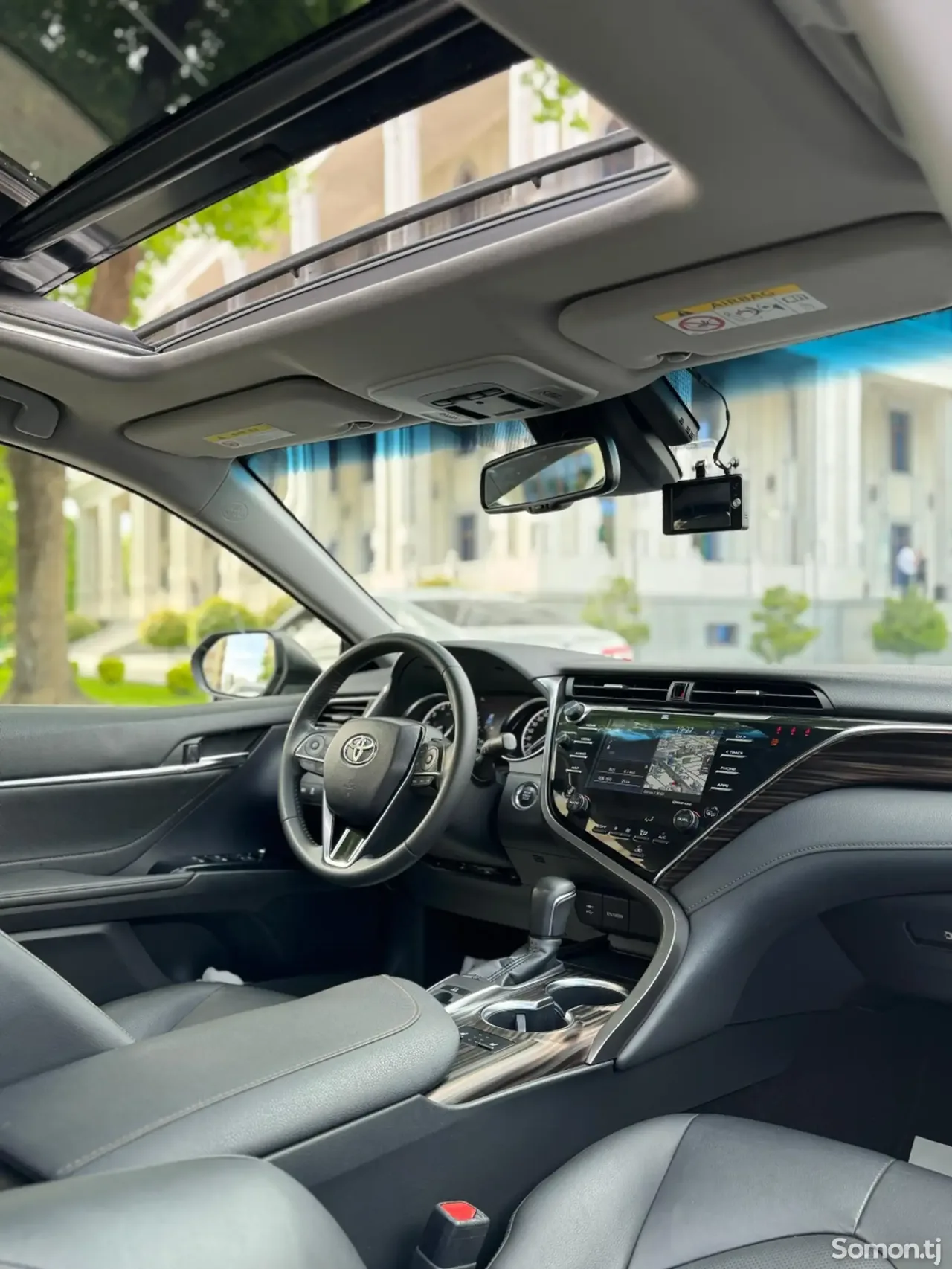 Toyota Camry 2018 · 2.5 AT