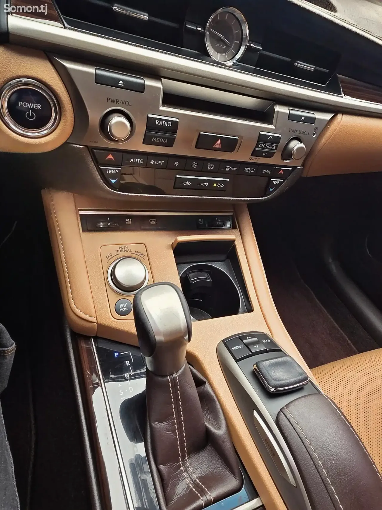 Lexus ES series 2016 · 2.5 AT