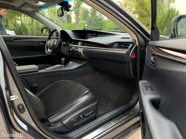 Lexus ES series 2015 · 3.0 AT