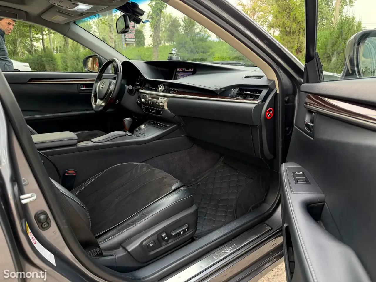 Lexus ES series 2015 · 3.0 AT