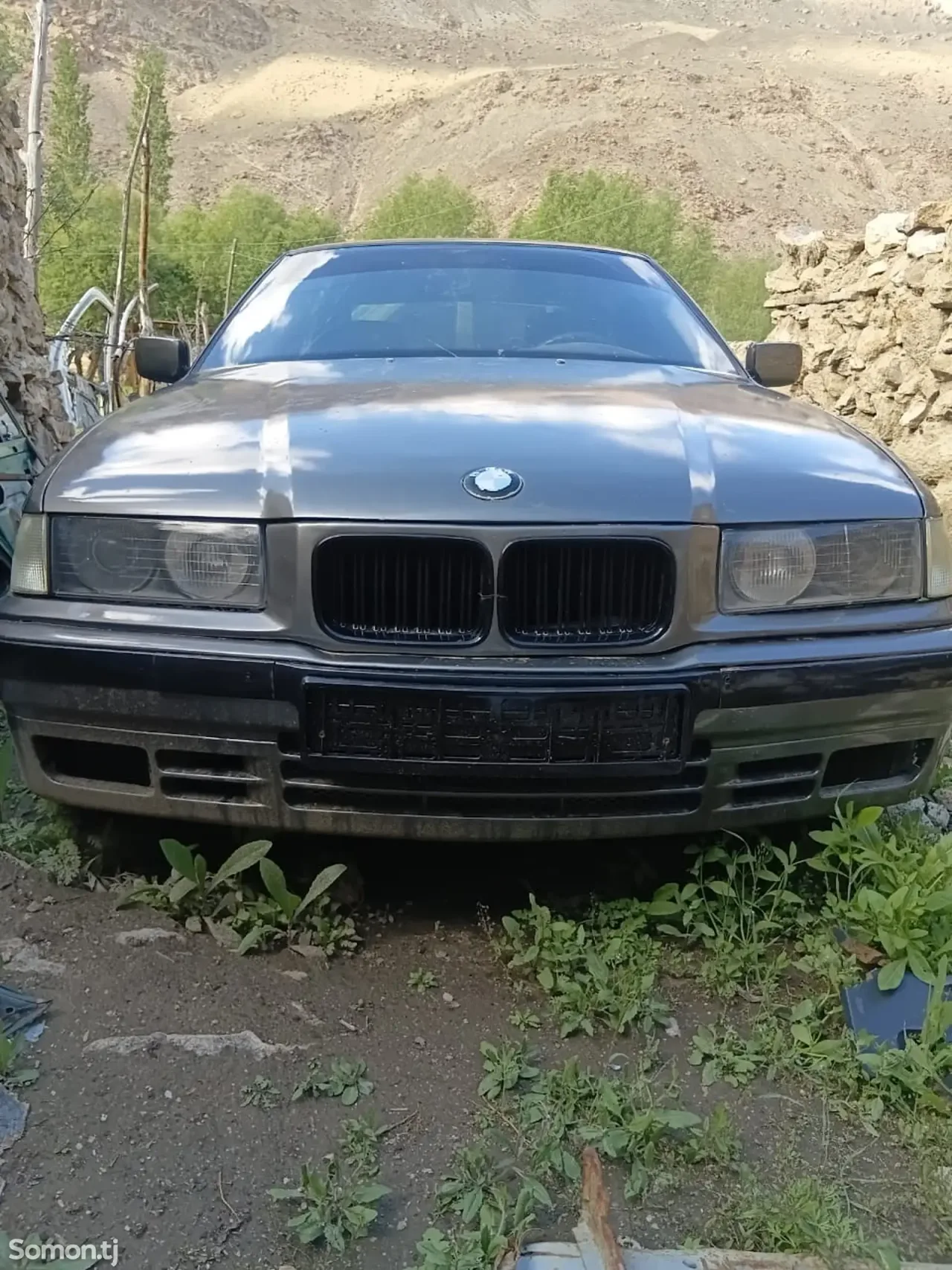 BMW 3 series 1993 · 1.6 MT