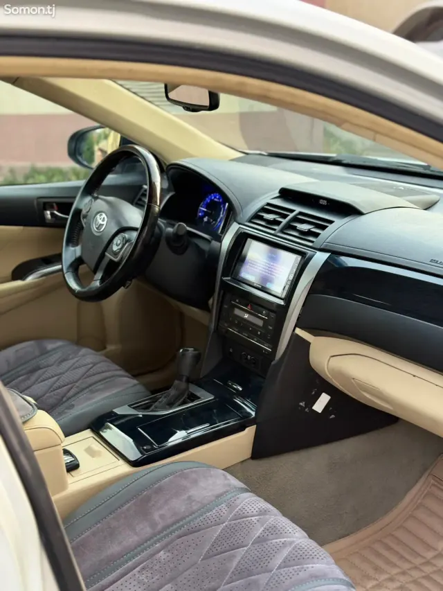 Toyota Camry 2016 · 2.5 AT