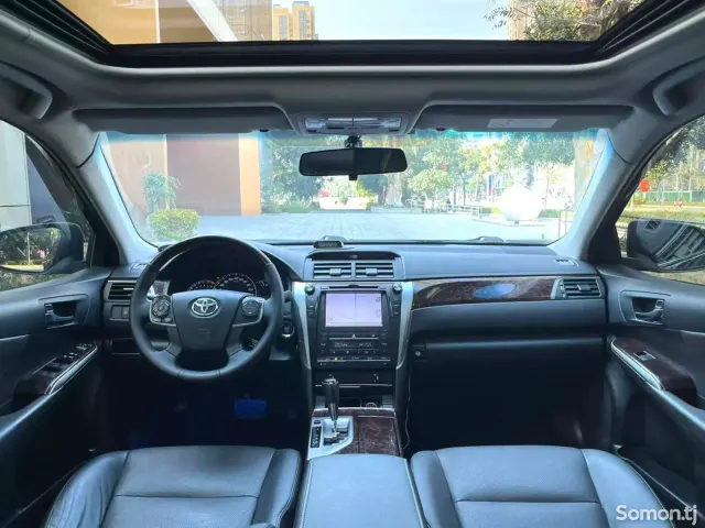 Toyota Camry 2015 · 2.5 AT