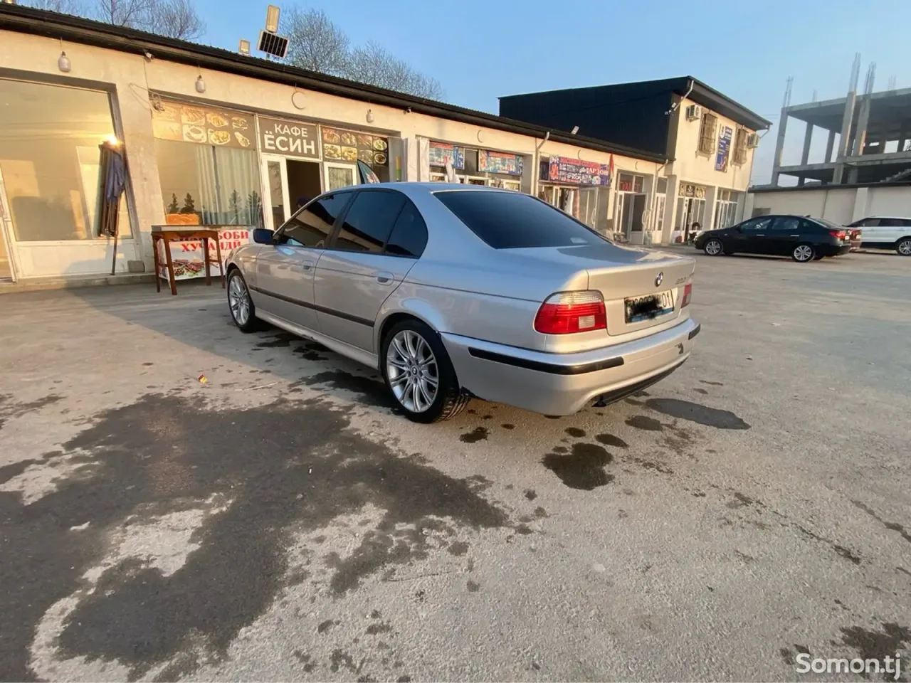 BMW 5 series 2000 · 2.8 MT