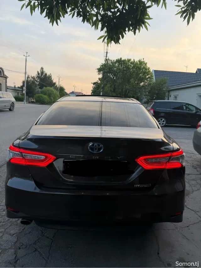 Toyota Camry 2018 · 2.5 AT