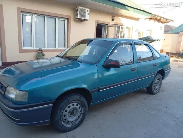 Opel Vectra A 1993 · 0.6 MT