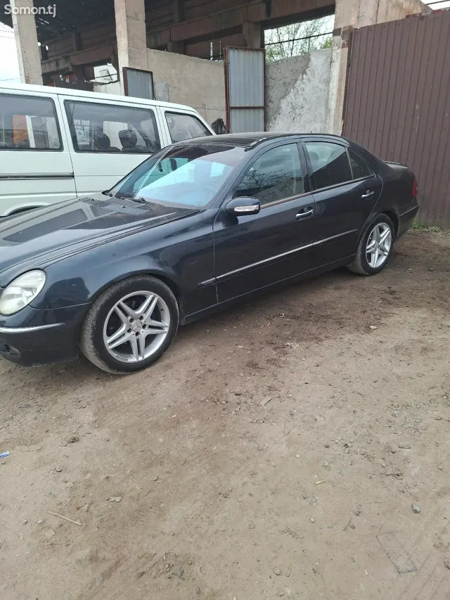 Mercedes-Benz E class 2002 · 2.7 AT