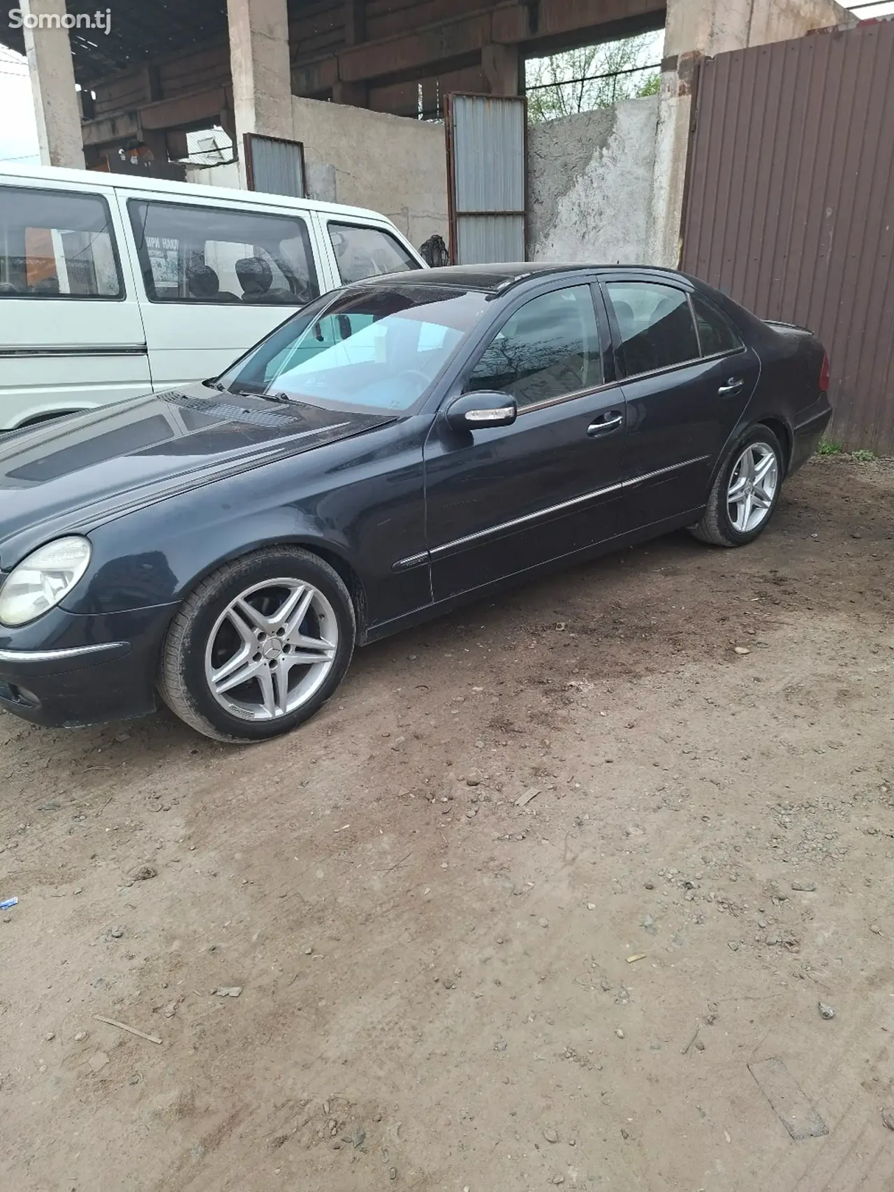 Mercedes-Benz E class 2002 · 2.7 AT