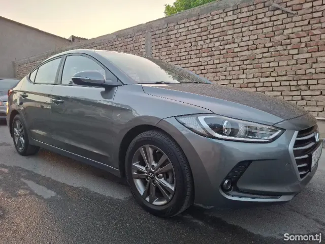 Hyundai Avante 2015 · 1.6 AT