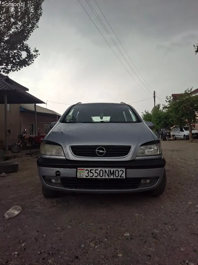 Opel Zafira 2002 · 1.8 MT