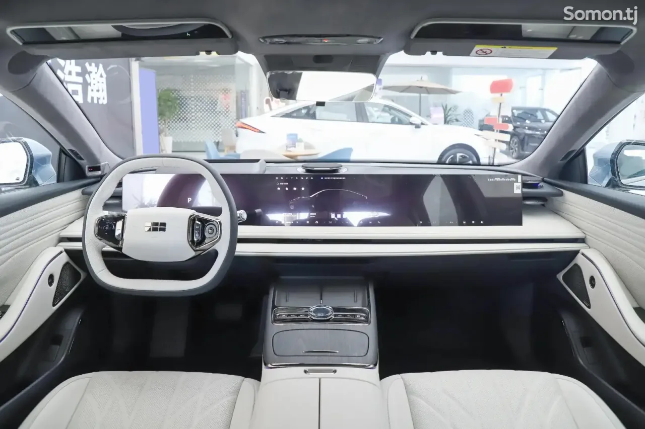 Geely Galaxy E8 2025 · AT