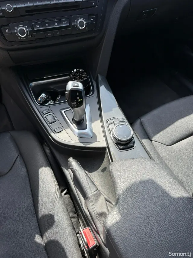 BMW 3 series 2014 · 2.0 AT