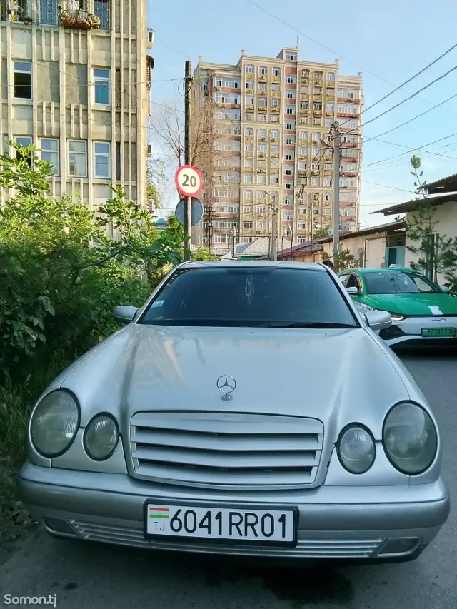 Mercedes-Benz E class 1995 · 2.0 AT