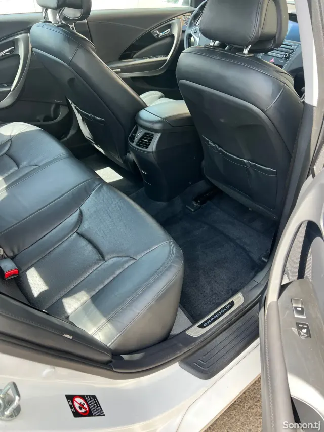 Hyundai Grandeur 2014 · 2.4 AT