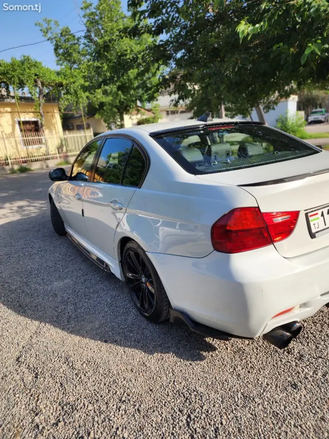BMW 3 series 2010 · 2.0 AT