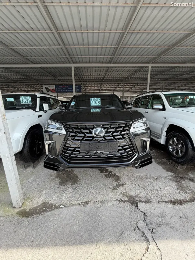 Lexus LX series 2018 · 5.7 AT